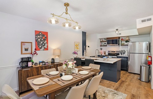 Macon House | Stylish 3BR w/EV charger,Firepit, workspace,fast wifi,vinyl, near downtown Macon