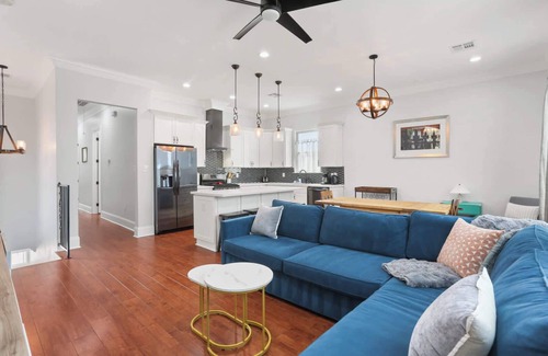 Seventh Ward House | Stylish 3Br w Parking and Balcony~Walk Everywhere!