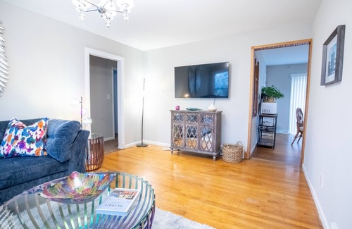 Madison Heights House | Stylish 4 Bdrm with Entertainment Room and Bar by Royal Oak