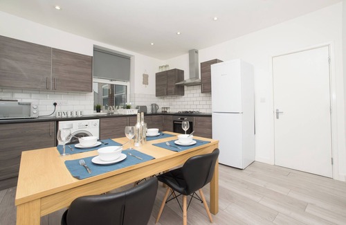 Sunderland Apartment | Stylish 4 bed apartment close to Hospital