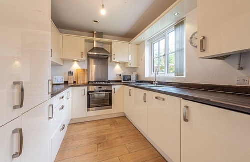 Trafford House | Stylish 4-Bed House in Manchester