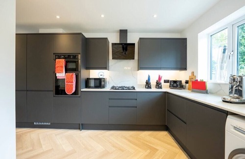 Barrow upon Trent House | Stylish 4-Bed House in Arley