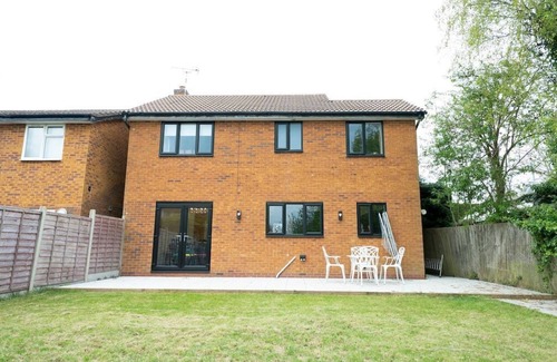 Barrow upon Trent House | Stylish 4-Bed House in Arley