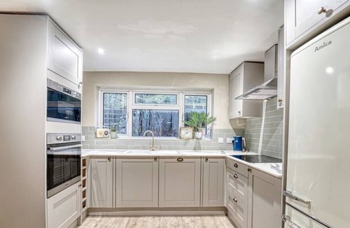 Little Malvern House | Stylish 4 bed house in Malvern.
