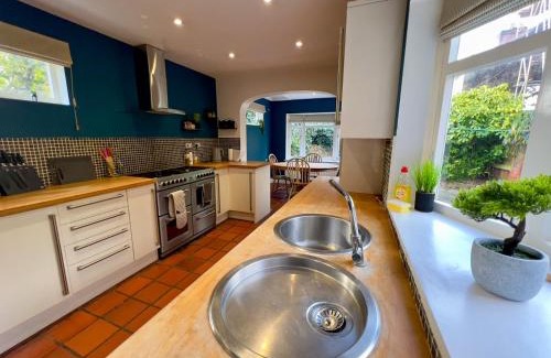 Norwich House | Stylish 4 bed house with parking in central Norwich