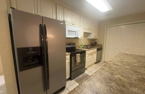 Valdosta House | Stylish 4-bedroom, 3 Bath Townhome in Valdosta