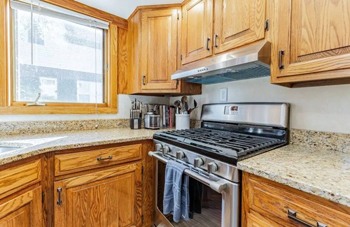 Champaign House | Stylish 4 Bedroom Home minutes from Downtown Champaign & Campus