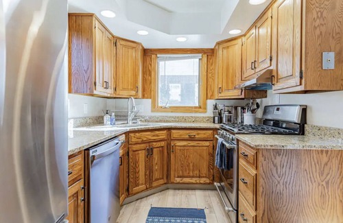 Champaign House | Stylish 4 Bedroom Home minutes from Downtown Champaign & Campus