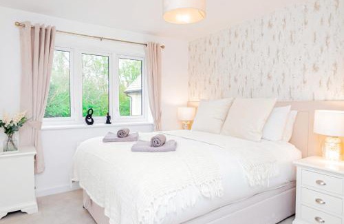 Bicester Villa | Stylish 4 Bedroom Home Perfect for Families