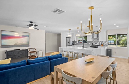 Camelback East House | Stylish 4 Bedroom Home w/Pool Heating & Hot Tub