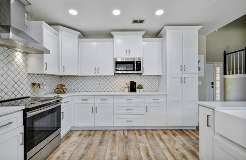 Stone Oak House | Stylish 4-bedroom, Pool Paradise, Great Location!