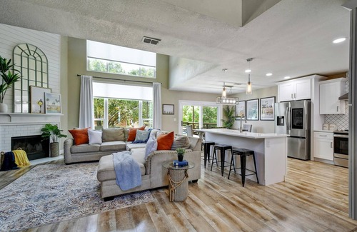 Stone Oak House | Stylish 4-bedroom, Pool Paradise, Great Location!