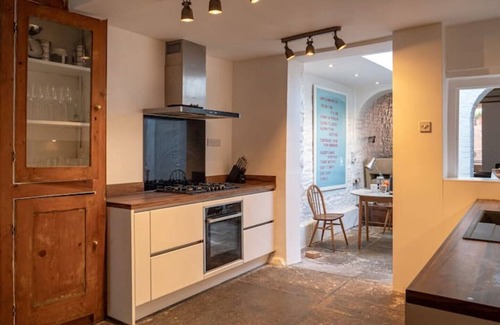 Bruton House | Stylish 4-bedroom townhouse in the heart of Bruton