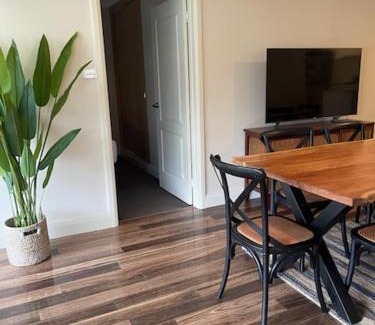 Turvey Park House | Stylish 4 Bedroom Urban Retreat