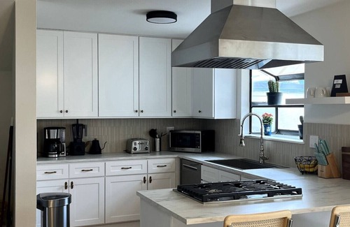 Buena Park House | Stylish 4BR 30 days+ Central To All of LA and OC