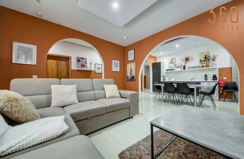 St. Julian's Apartment | Stylish 4BR Apt in central part of St'Julians