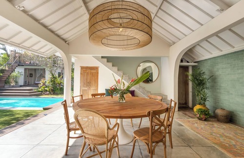 Umalas Villa | Stylish 4BR Kids Friendly 5min Canggu Rooftop