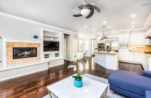 Northpark House | Stylish 4BR Retreat｜Dedicated Workspace｜Relaxing Patio｜Near Community Park#40704