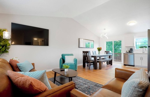 North Central Westminster House | Stylish 4BR Retreat - Hot Tub, Game Room & Modern Comforts
