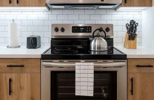 Near South Side Apartment | Stylish 4BR South Loop Home State 23-202