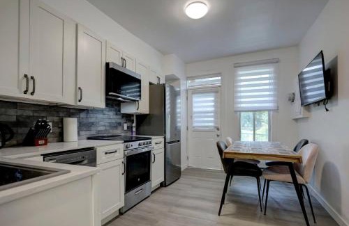 Sainte-Marie Apartment | Stylish 4BR Unit Near Plateau and DT MTL