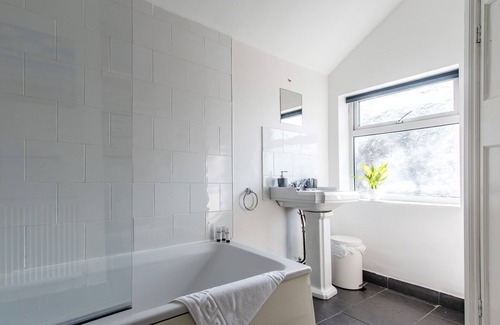 Derby Apartment | Stylish 5-Bed House Heart of Derby City Centre