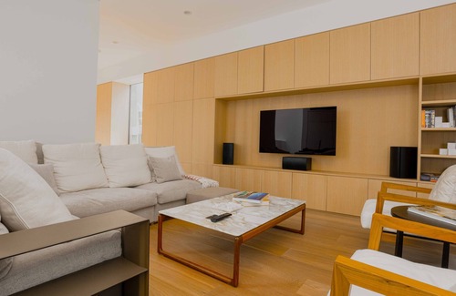 Tree Section House | Stylish 5 Bedroom Family Home in Manhattan Beach