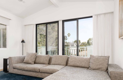 Tree Section House | Stylish 5 Bedroom Family Home in Manhattan Beach
