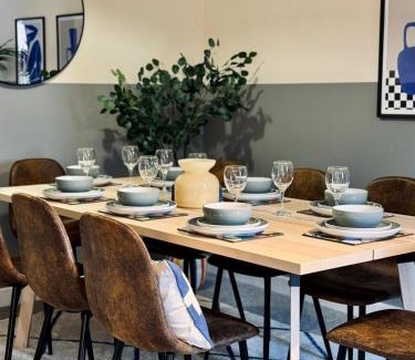 Sherborne St. John House | Stylish 5 Bedroom House in Basingstoke with Parking by PureStay