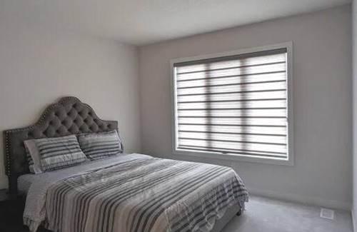 Simcoe Apartment | Stylish 5-Bedroom Retreat