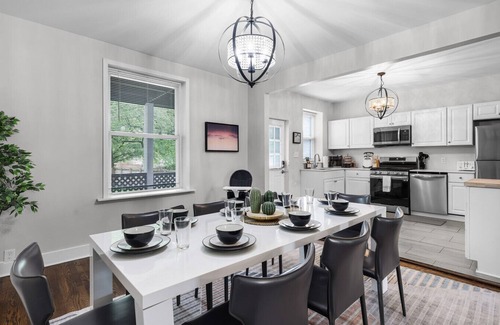 Tower Grove South House | Stylish 5BR | Near Downtown | Private Backyard