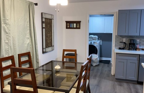 Ellendale House | Stylish 6BR/3BA prime location close to all!