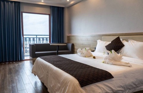 North Ridge Hotel | Stylish and accomodating and our guests enjoy the best hospitality service ever.