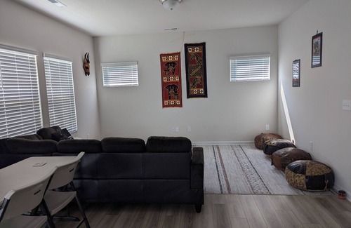 Mebane House | Stylish and charming 2-bedroom house with AC and WiFi in Mebane