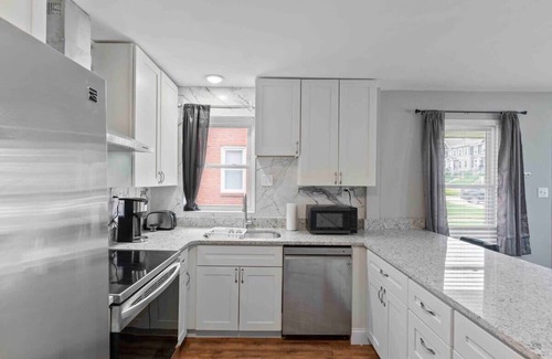 Richmond Heights House | Stylish and Cozy In Saint Louis
