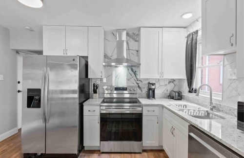 Richmond Heights House | Stylish and Cozy In Saint Louis