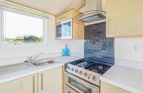 Laurencekirk House | Stylish and comfortable holiday home featuring your own private hot tub.