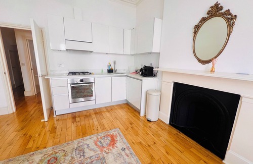 Golborne Apartment | Stylish and comfortable two bedroom SuperStar apartment - heart of Notting Hill