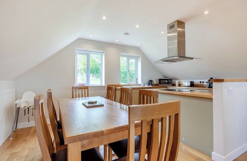 Middlezoy Cottage | Stylish and contemporary two storey cottage.