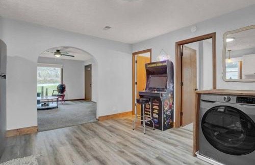 Tallmadge House | Stylish and Convenient House in Central Location
