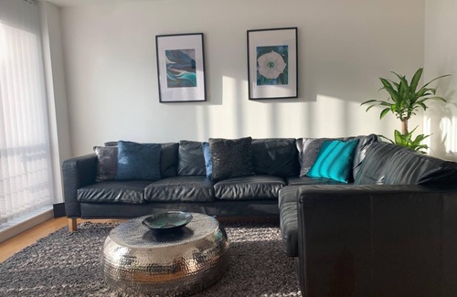 RopeWalks Apartment | Stylish and cosy Liverpool city centre apartment