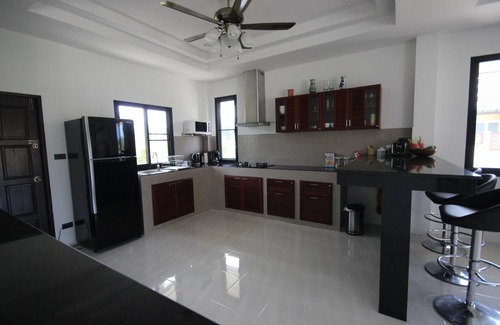 Khuekkhak House | STYLISH AND EXCLUSIVE HOUSE IN QUIET AREA
