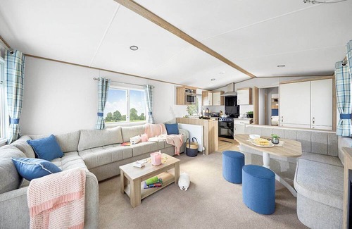 Ludchurch House | Stylish and modern 12ft-wide caravan with one double and one twin.