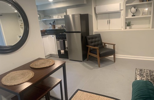 Tuxedo Park Apartment | Stylish and Private 1 Bedroom in Buckhead!