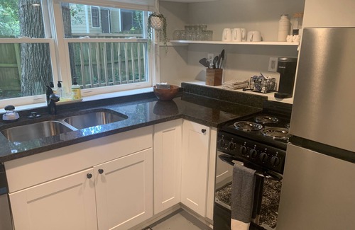 Tuxedo Park Apartment | Stylish and Private 1 Bedroom in Buckhead!
