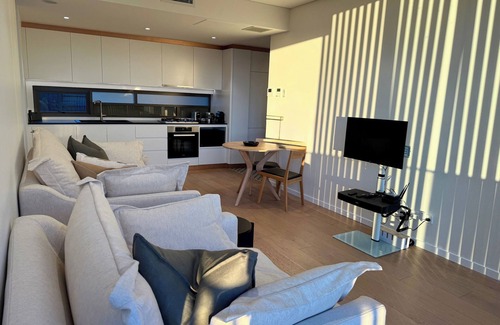 Leichhardt Apartment | Stylish and Quality Modern One-Bed Apartment