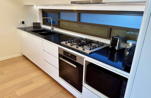 Leichhardt Apartment | Stylish and Quality Modern One-Bed Apartment