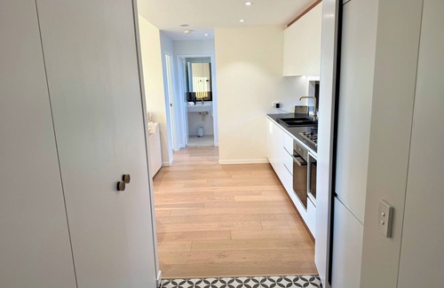 Leichhardt Apartment | Stylish and Quality Modern One-Bed Apartment