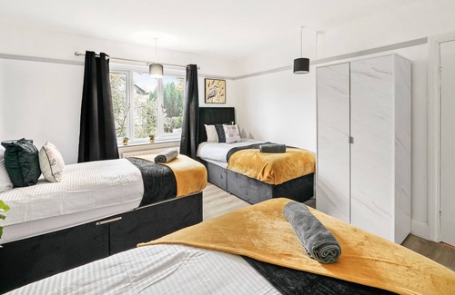 Forest Fields House | Stylish and Sleek 4 Bed House in Nottingham