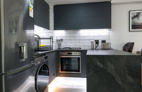 La Mercy Apartment | Stylish and Slick Sibaya E214